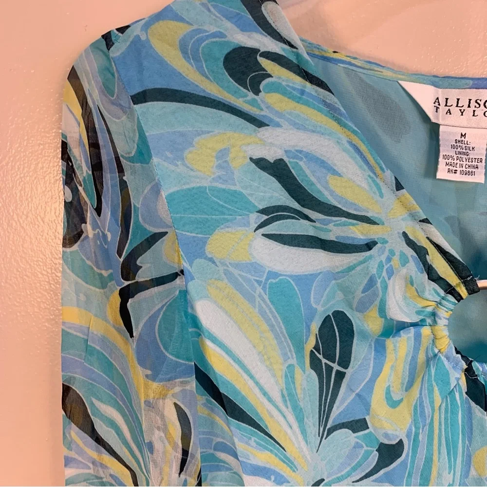 Allison Taylor VTG y2k Printed 100% Silk Blouse - Picture 4 of 14